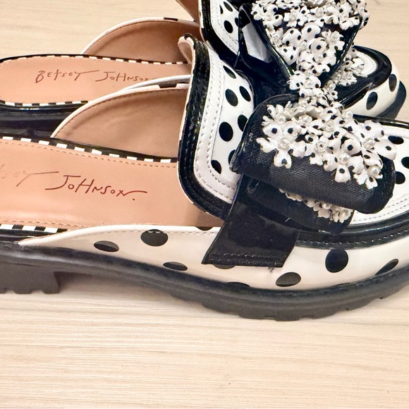 Betsy Johnson -Women's Fun Black and White Polka Dot Bow Slide Loafers - Picture 2 of 5
